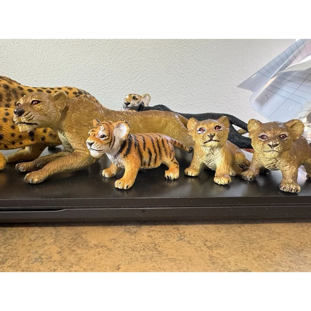Toy Animals Rubber Lions Tigers And Panther